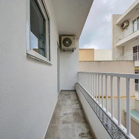 Spacious 3br With Terrace In Charming By 360 Estates