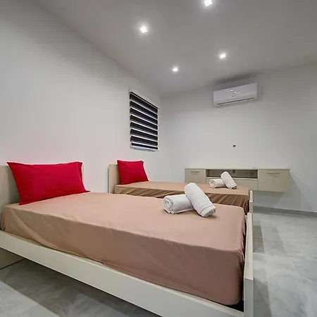 Lejlighed Spacious 3br With Terrace In Charming By 360 Estates Dingli