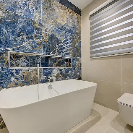 Spacious 3br With Terrace In Charming By 360 Estates Lejlighed *