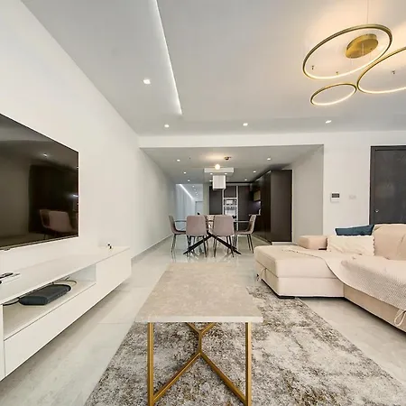 Spacious 3br With Terrace In Charming By 360 Estates Apartment