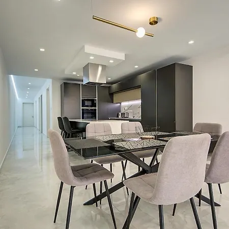 Spacious 3br With Terrace In Charming By 360 Estates شقة *