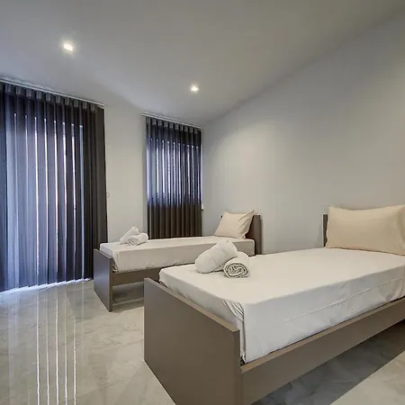 Spacious 3br With Terrace In Charming By 360 Estates شقة *