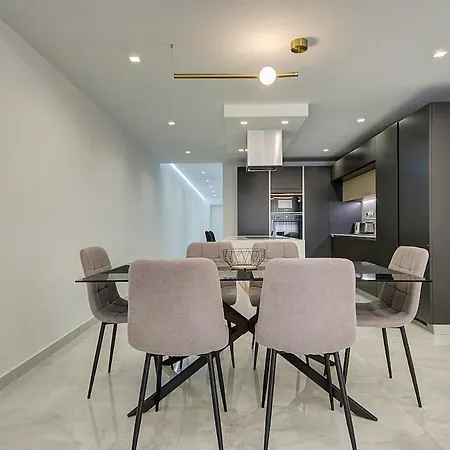 Spacious 3br With Terrace In Charming By 360 Estates * Dingli