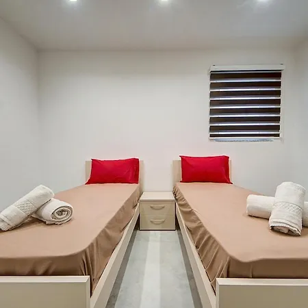 شقة Spacious 3br With Terrace In Charming By 360 Estates *
