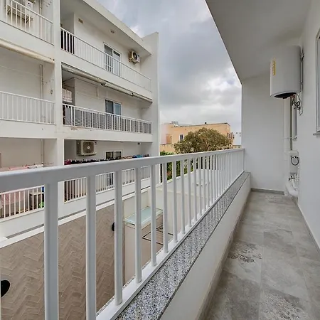 Spacious 3br With Terrace In Charming By 360 Estates Apartment