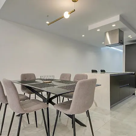 Spacious 3br With Terrace In Charming By 360 Estates * Dingli