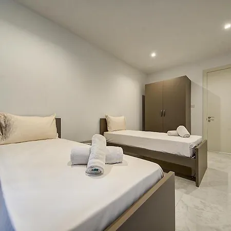 Spacious 3br With Terrace In Charming By 360 Estates * Dingli
